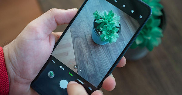 Biometric app lock screen on smartphone